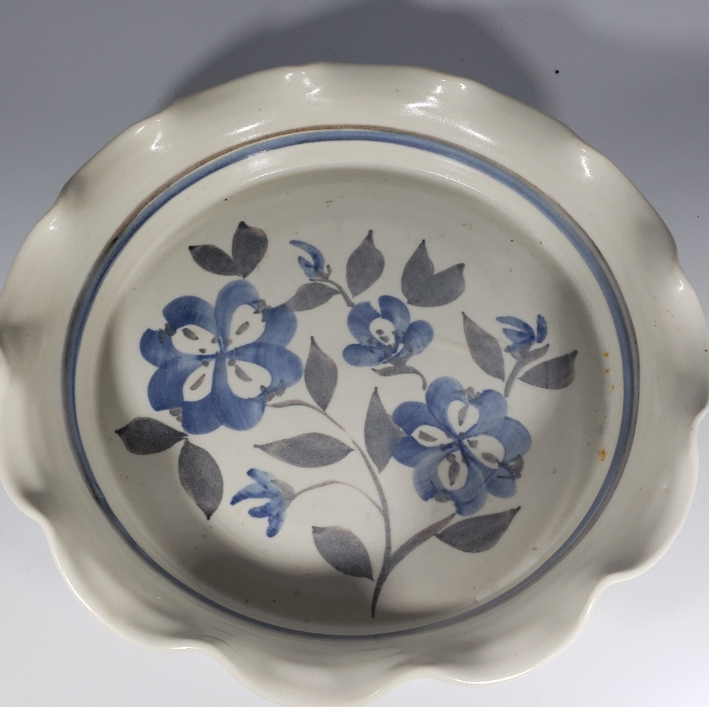 Cindy Angliss Scalloped Edge Studio Pottery Pie Baking Dish